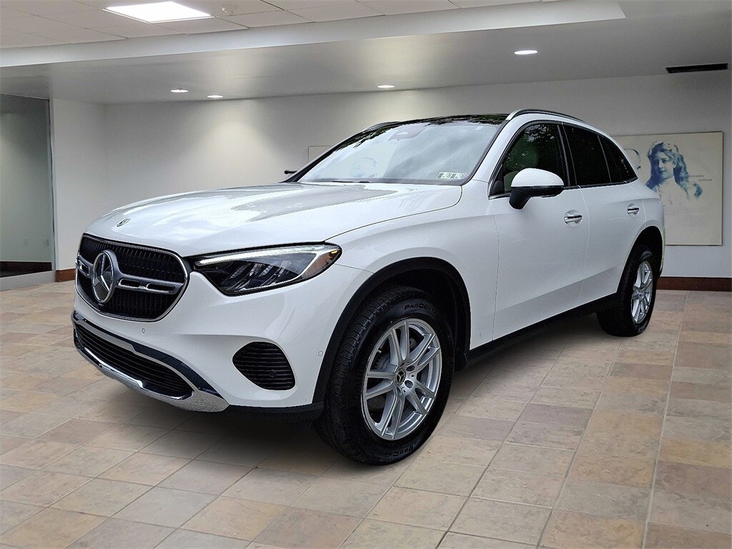 2025 Mercedes Benz GLC 300 4MATIC photo 3