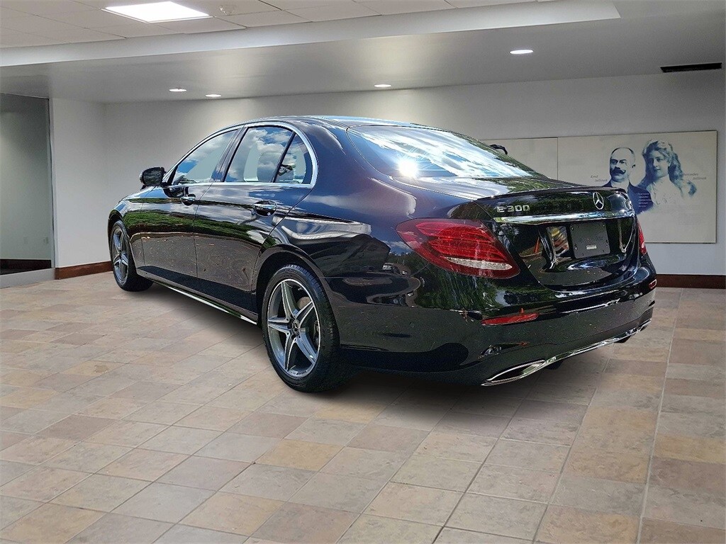 2019 Mercedes Benz E 300 4MATIC Sedan photo 3