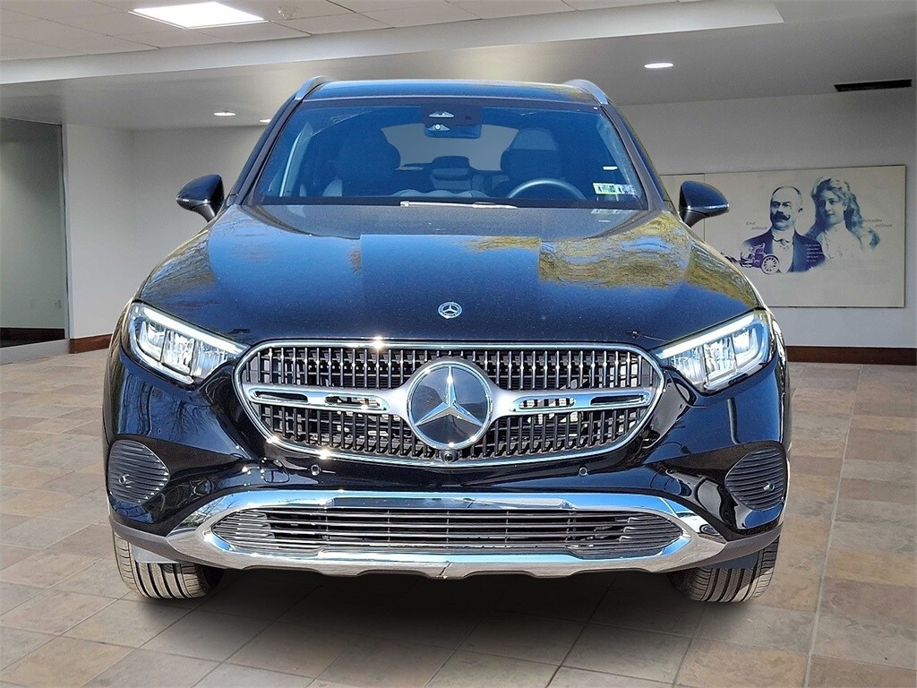 2025 Mercedes Benz GLC 300 4MATIC photo 2
