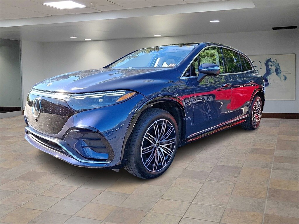 2023 Mercedes Benz EQS SUV 450 4MATIC photo 3