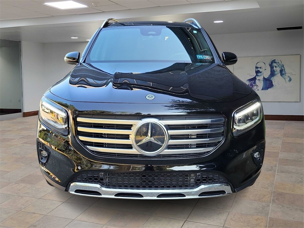 2024 Mercedes Benz GLB 250 photo 2