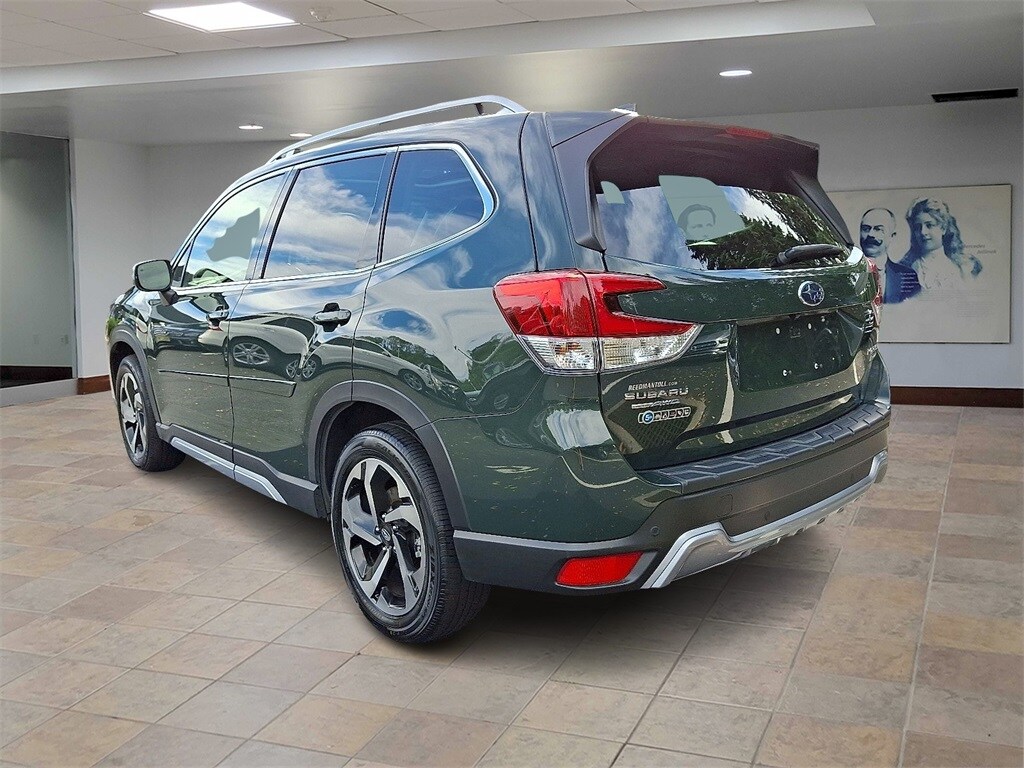 2022 Subaru Forester Touring photo 4