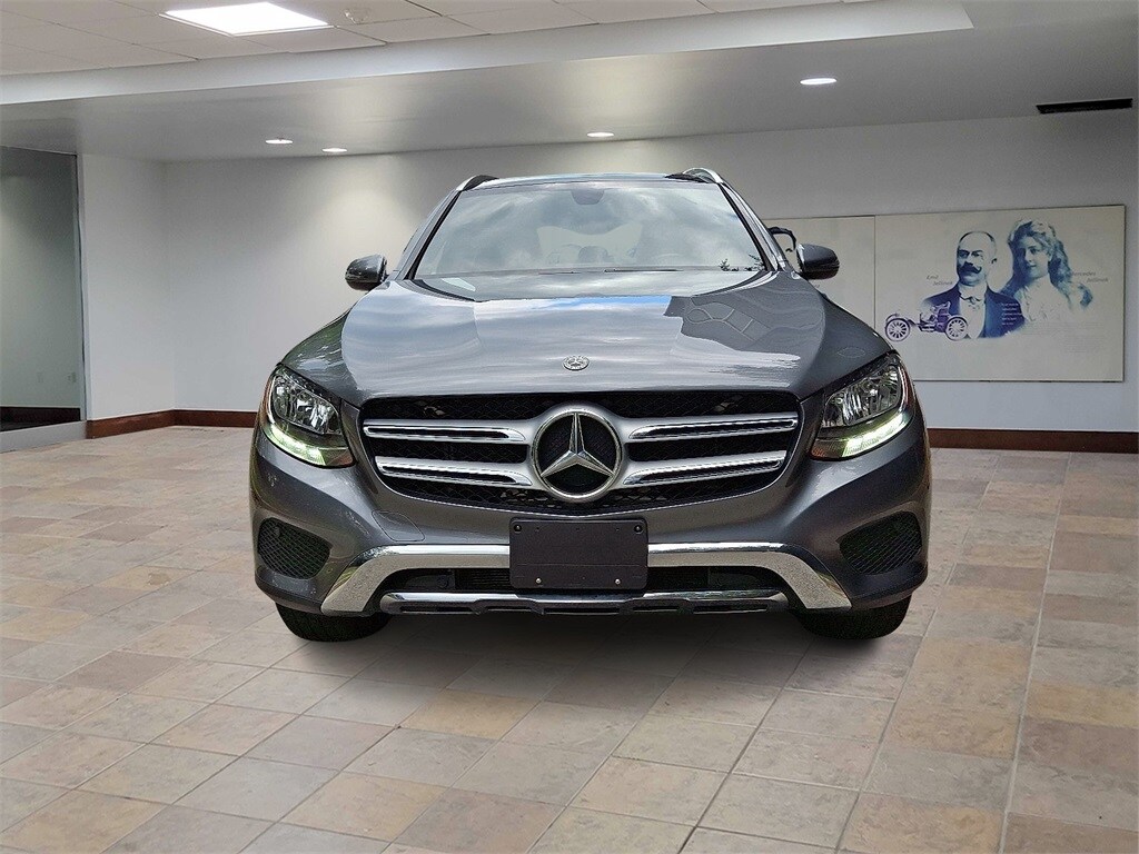 2019 Mercedes Benz GLC 300 4MATIC photo 2