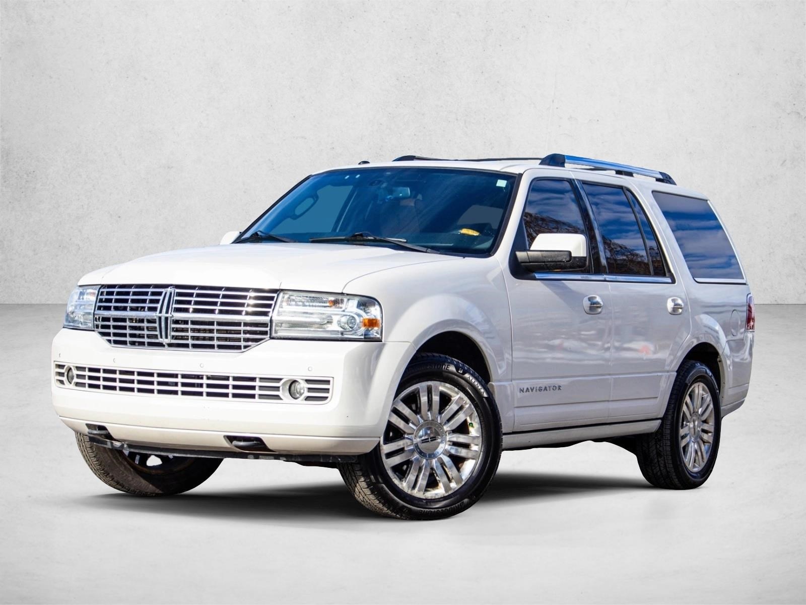 2013 Lincoln Navigator Base's photo
