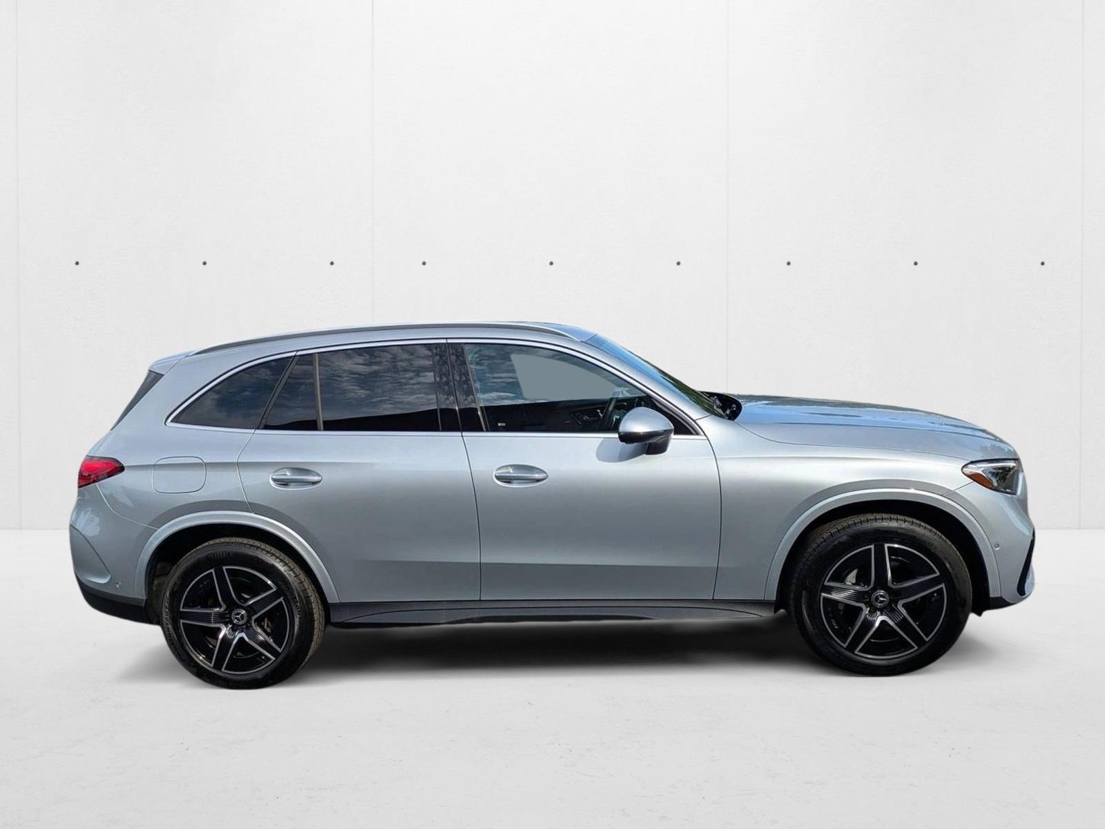 2025 Mercedes Benz GLC 350e 4MATIC photo 4