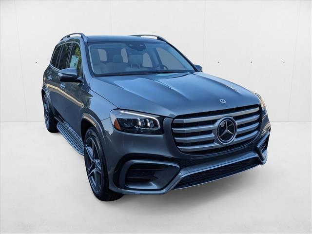 2025 Mercedes Benz GLS 450 4MATIC photo 3