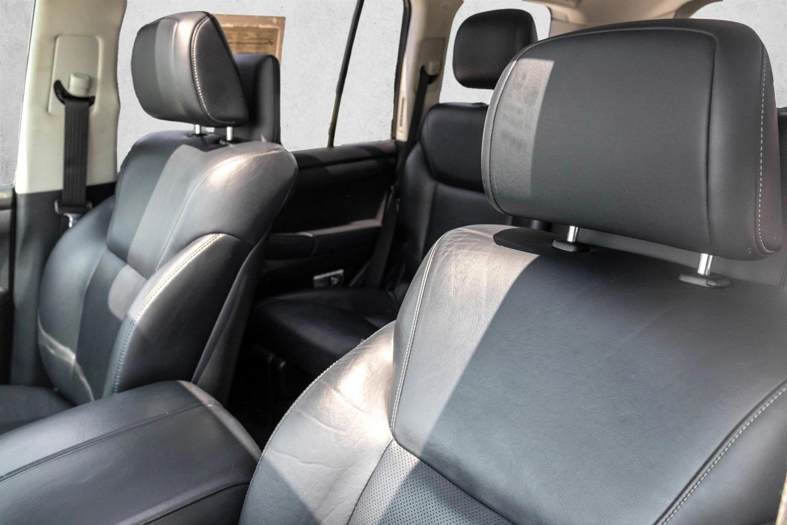 2013 Lexus LX 570 - Photo 21
