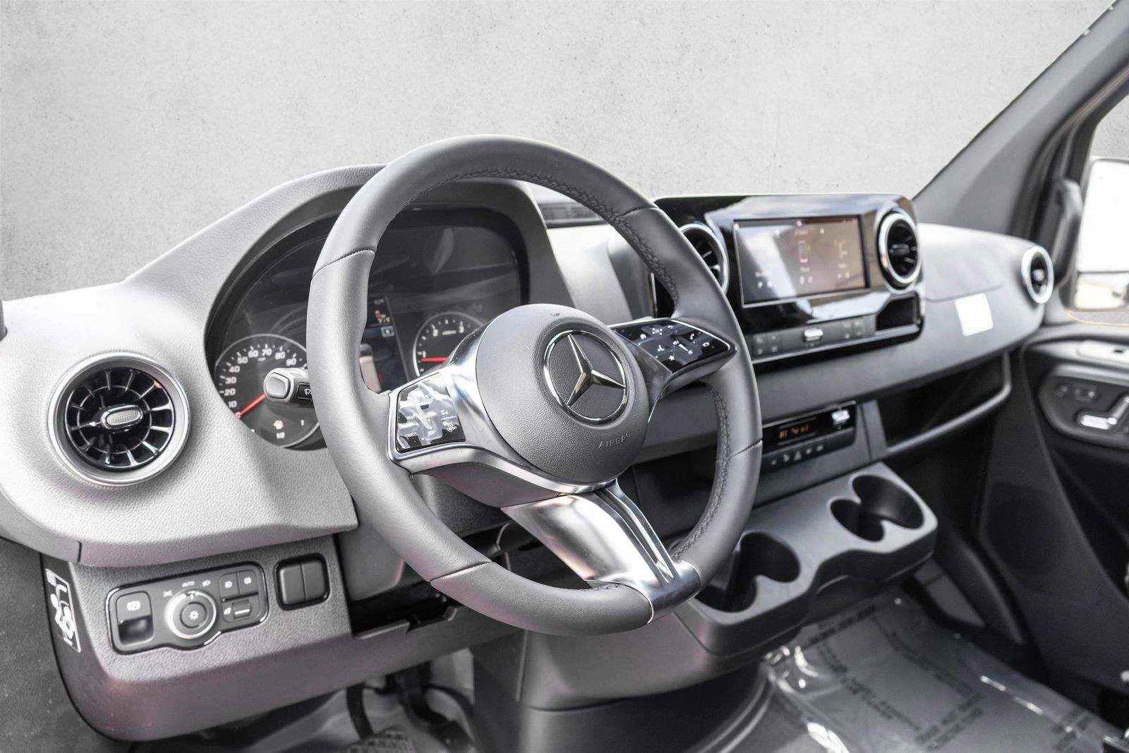 2025 Mercedes-Benz Sprinter Cargo Van Base - Photo 10