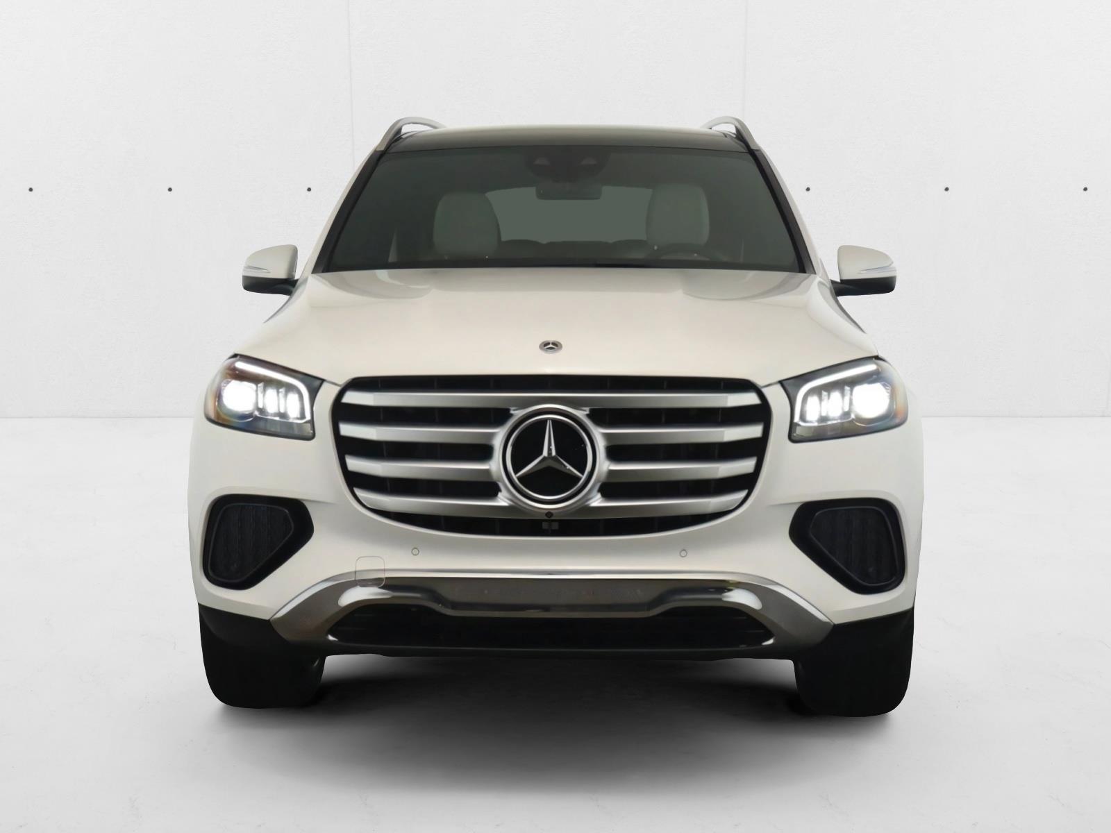 2025 Mercedes Benz GLS 450 4MATIC photo 2