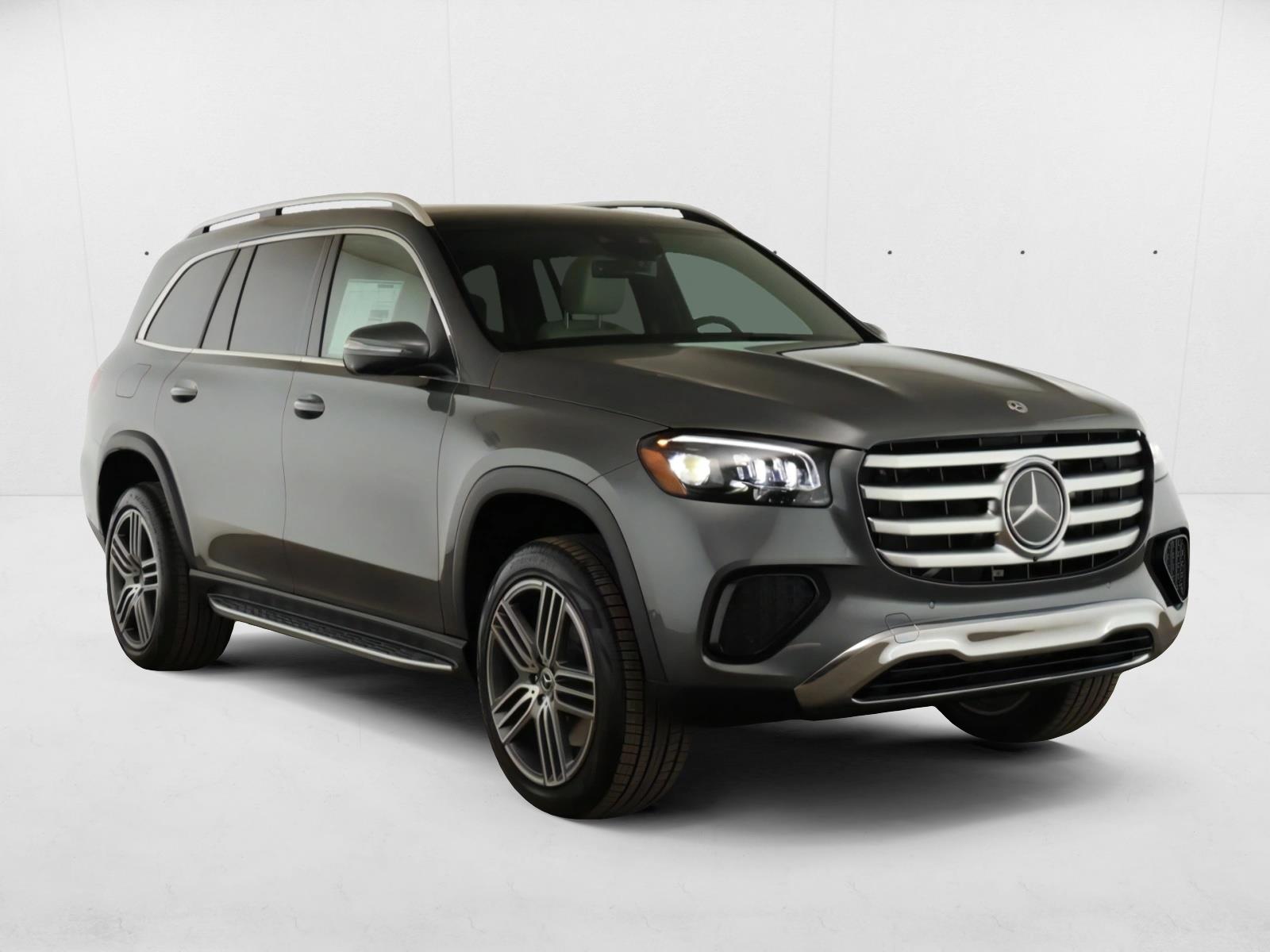 2025 Mercedes Benz GLS 450 4MATIC photo 2