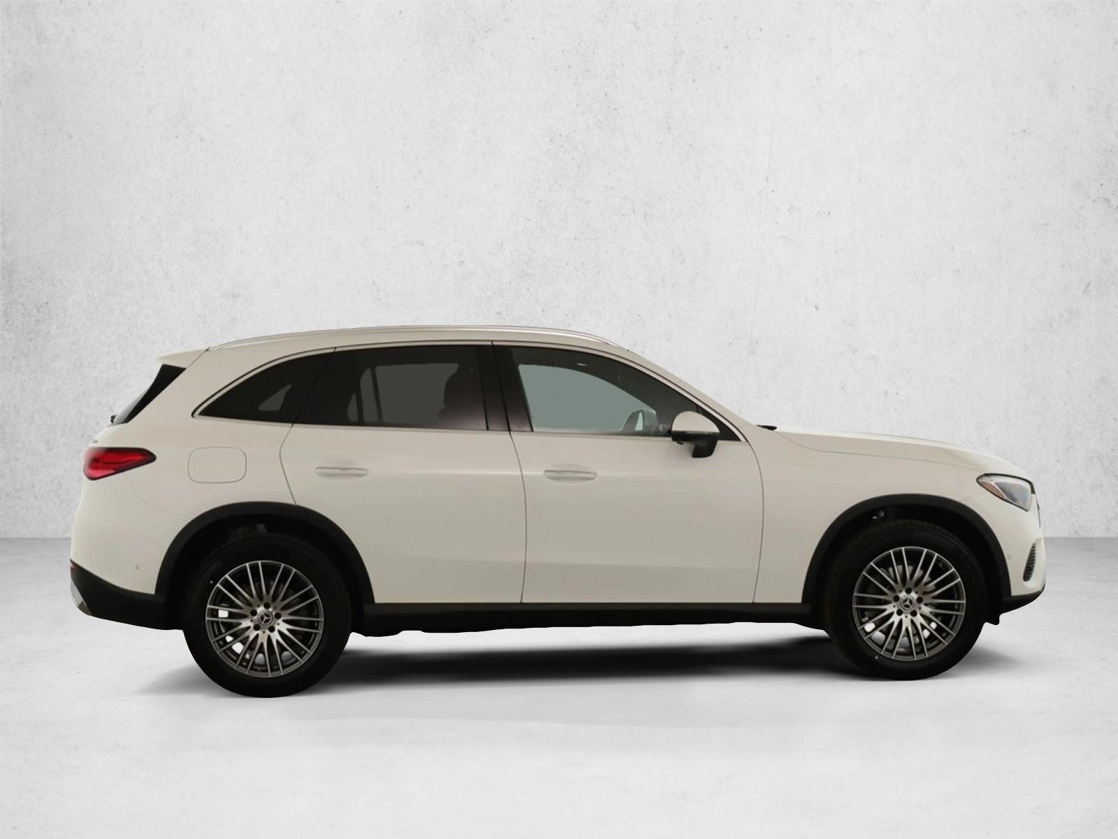 2025 Mercedes Benz GLC 300 4MATIC photo 3