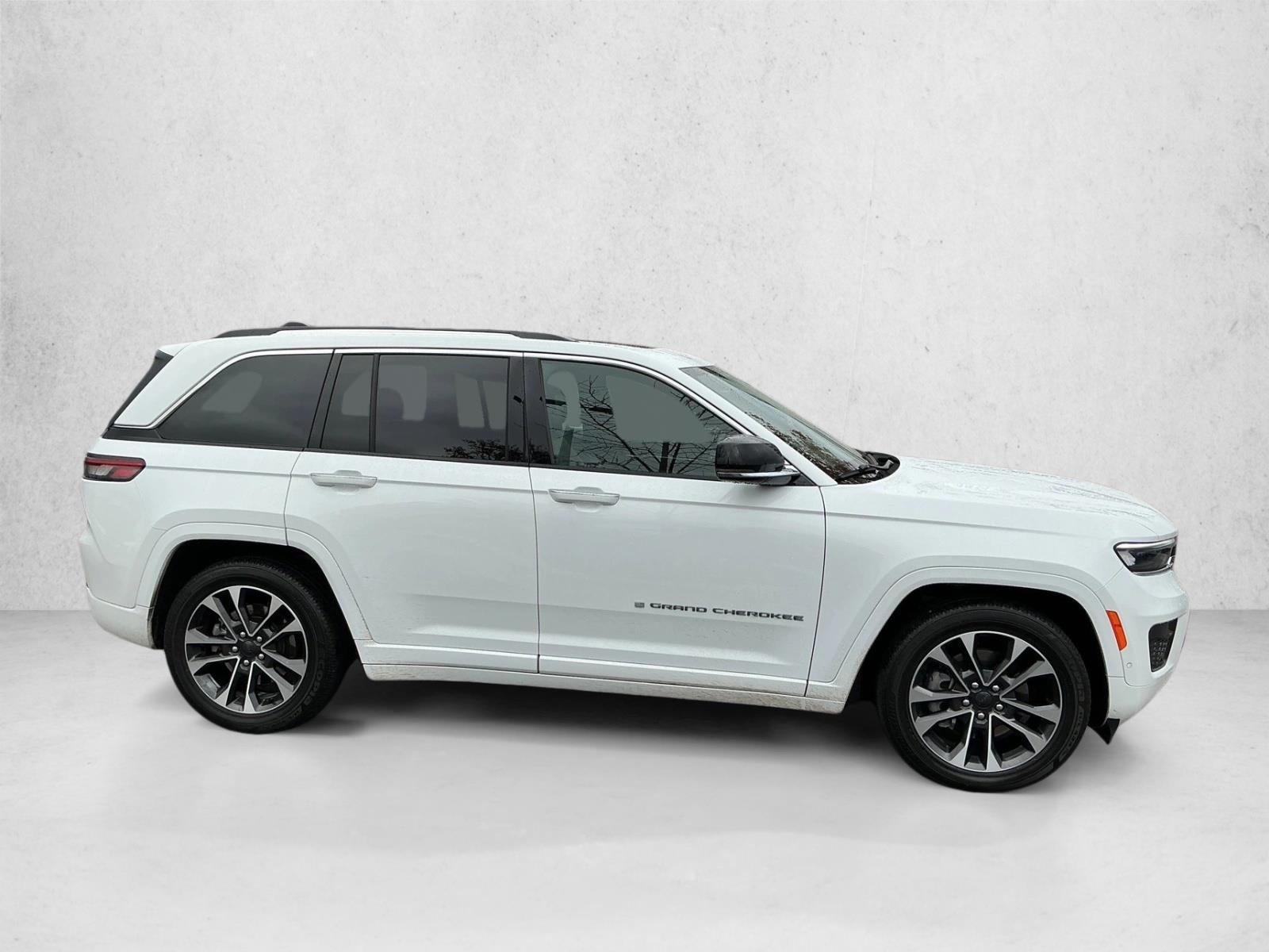 2023 Jeep Cherokee Overland 4xe photo 4