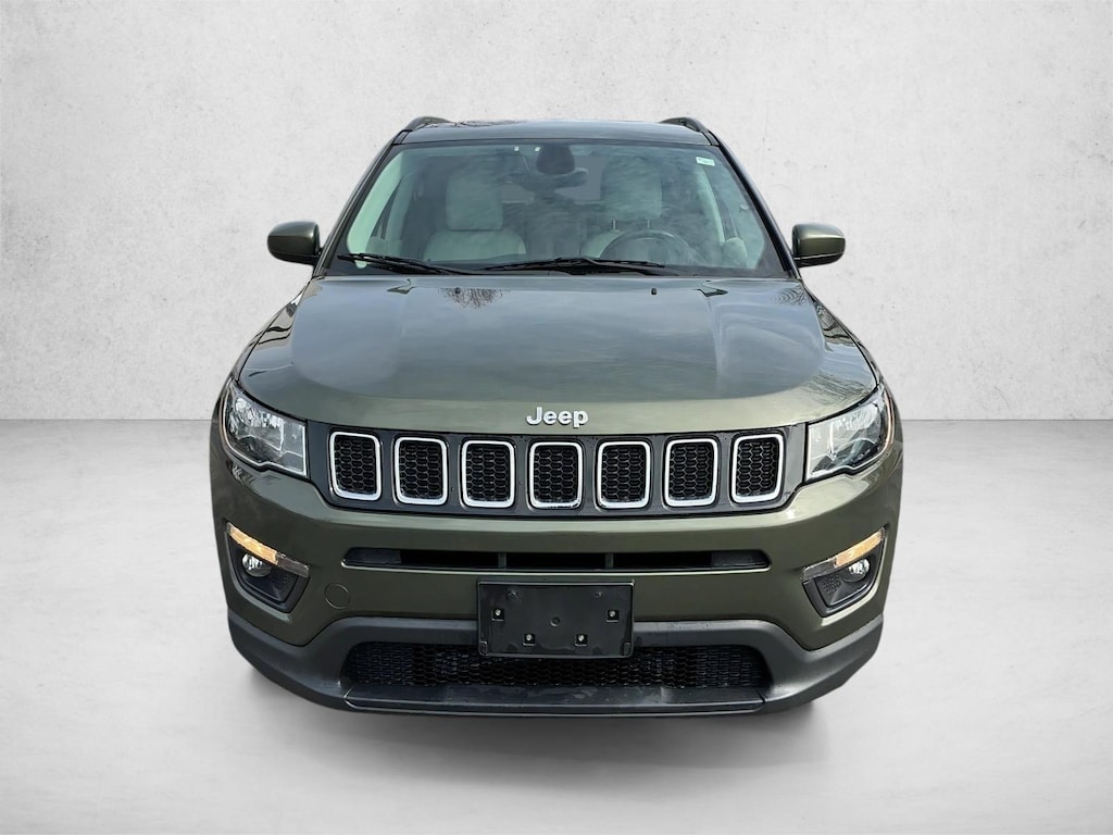 Used 2018 Jeep Compass Latitude FWD SUV