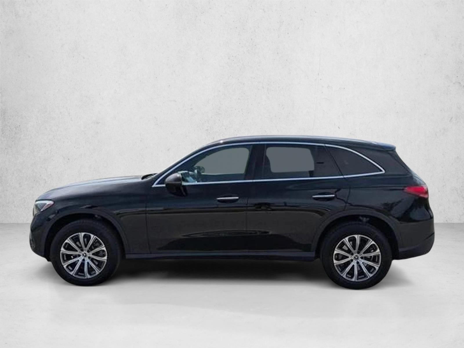 2024 Mercedes Benz GLC 4MATIC photo 2