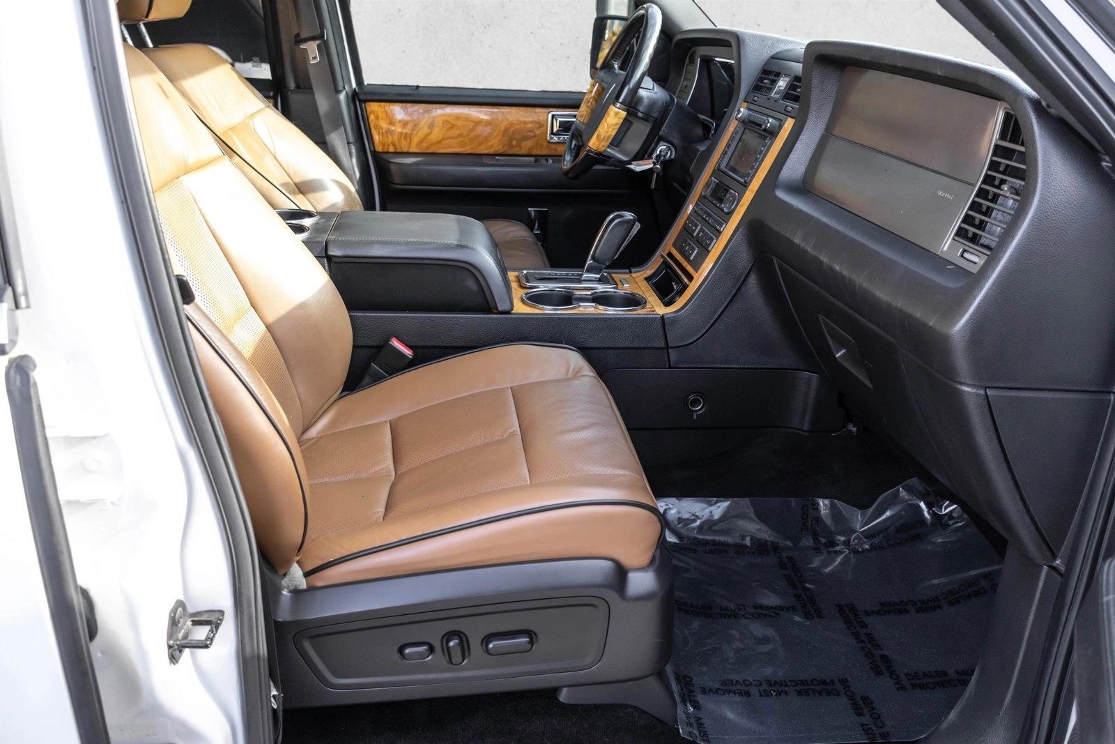 2013 LINCOLN NAVIGATOR - Image 28