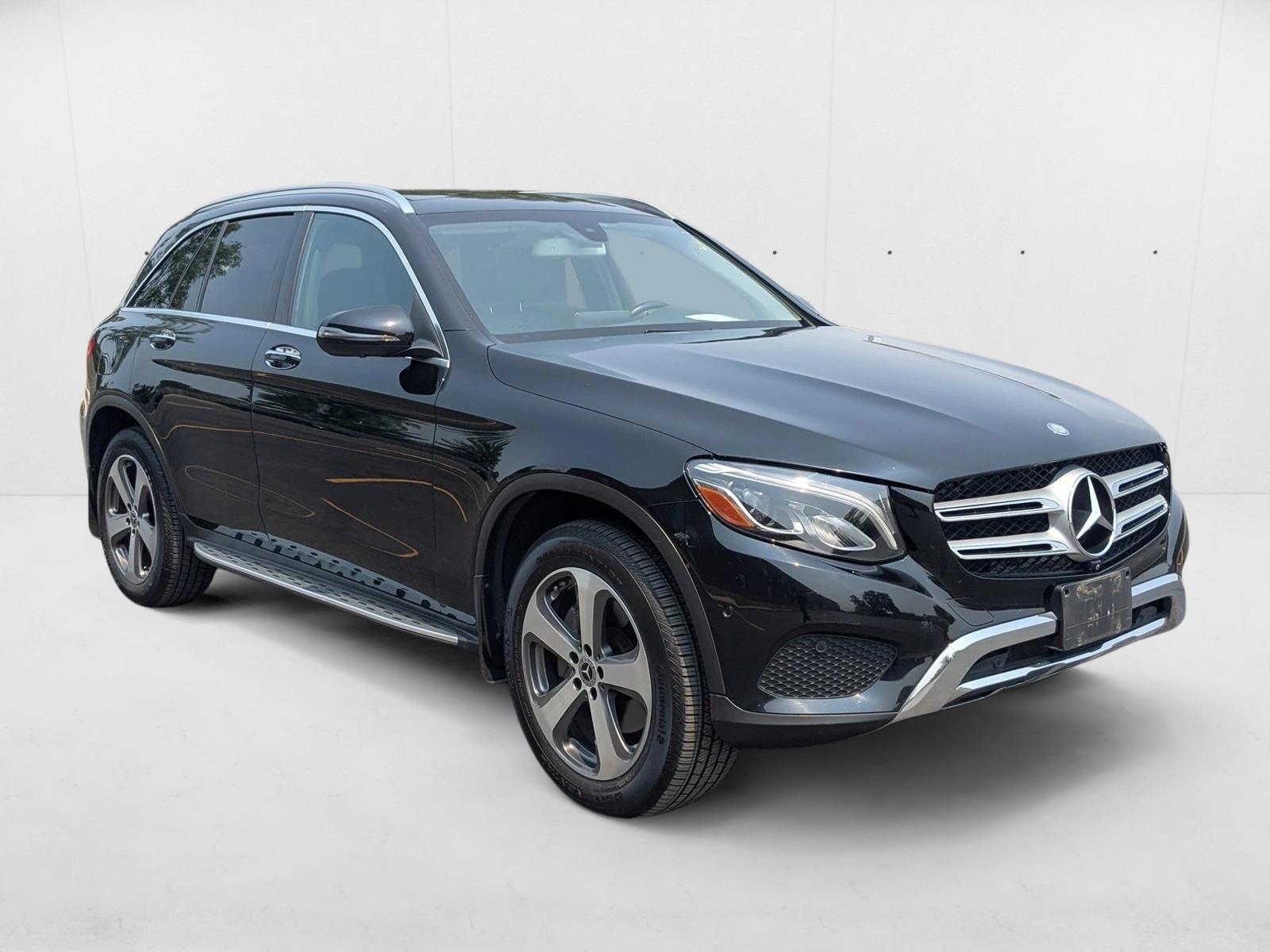 2017 Mercedes Benz GLC 300 4MATIC photo 3