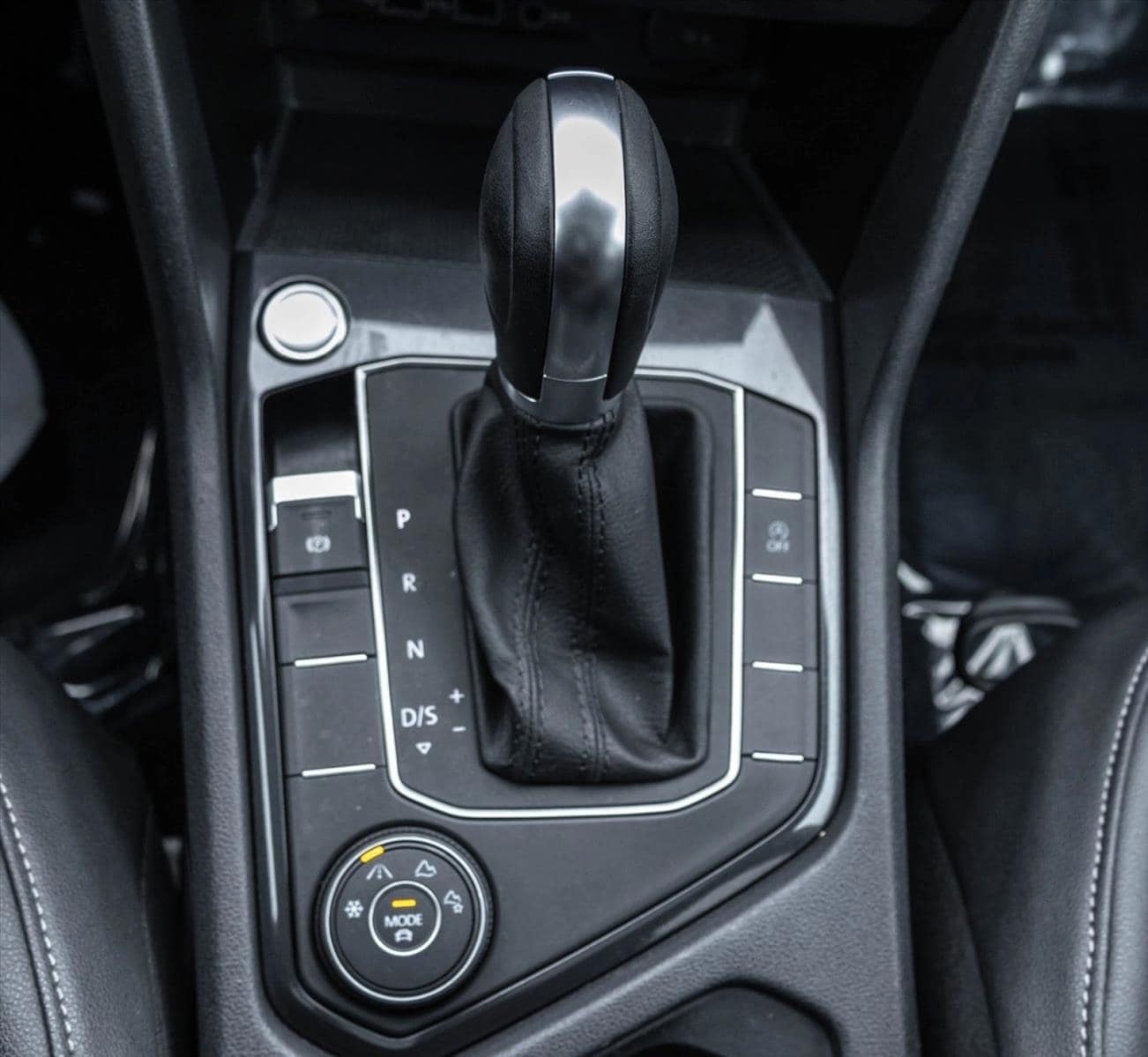 2019 VOLKSWAGEN TIGUAN - Image 20