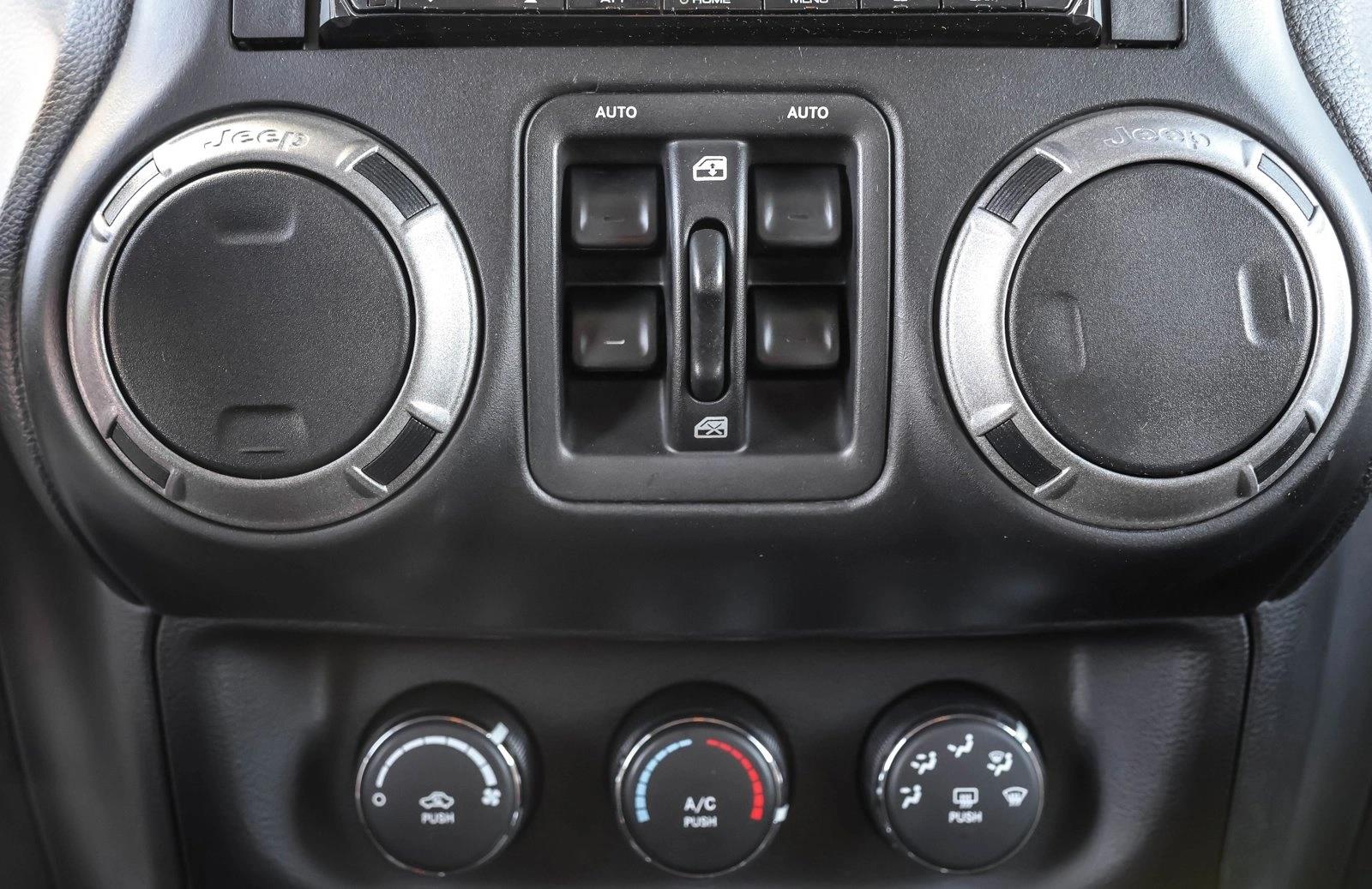2016 JEEP WRANGLER - Image 16