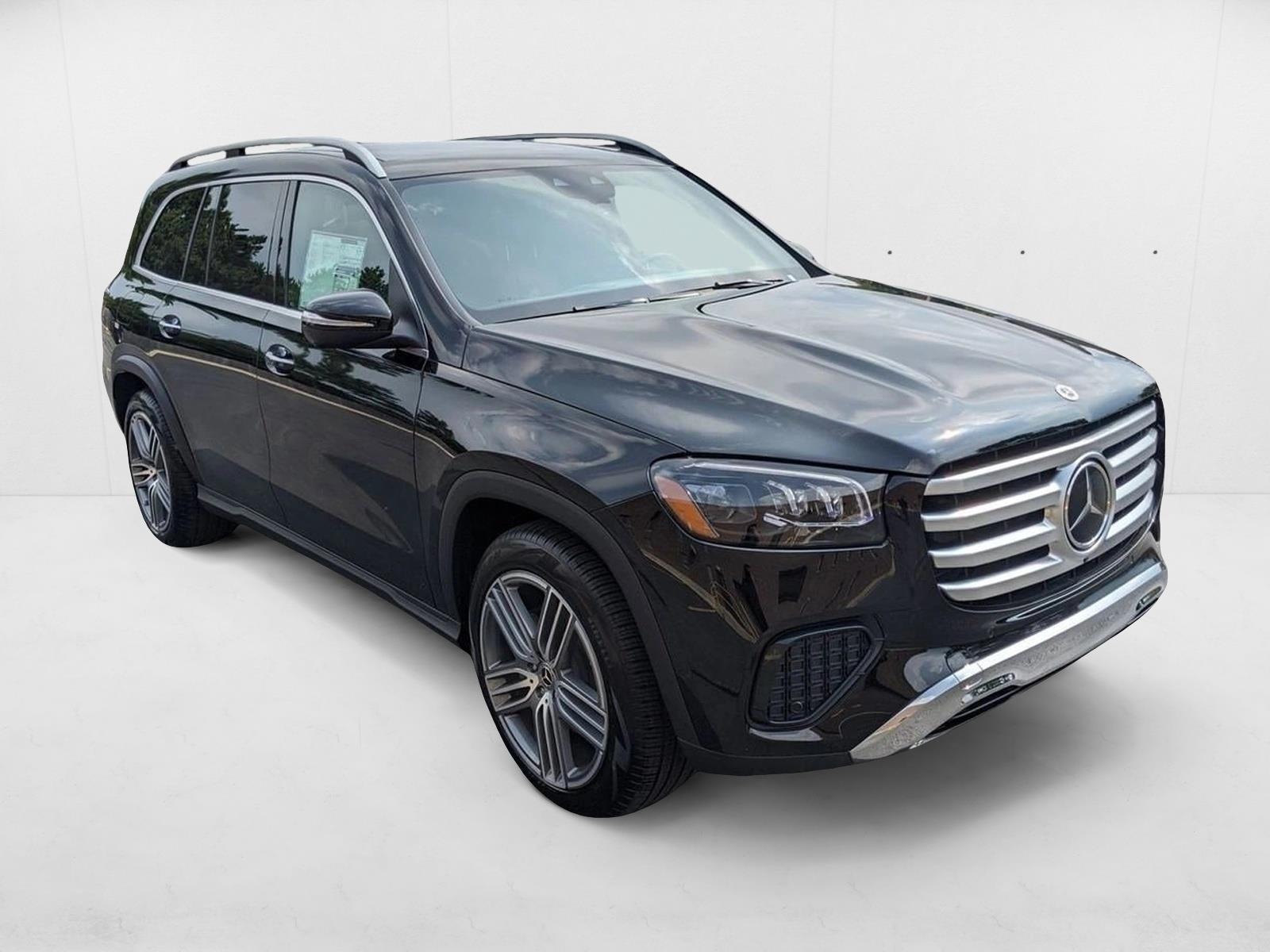 2025 Mercedes Benz GLS 450 4MATIC photo 2
