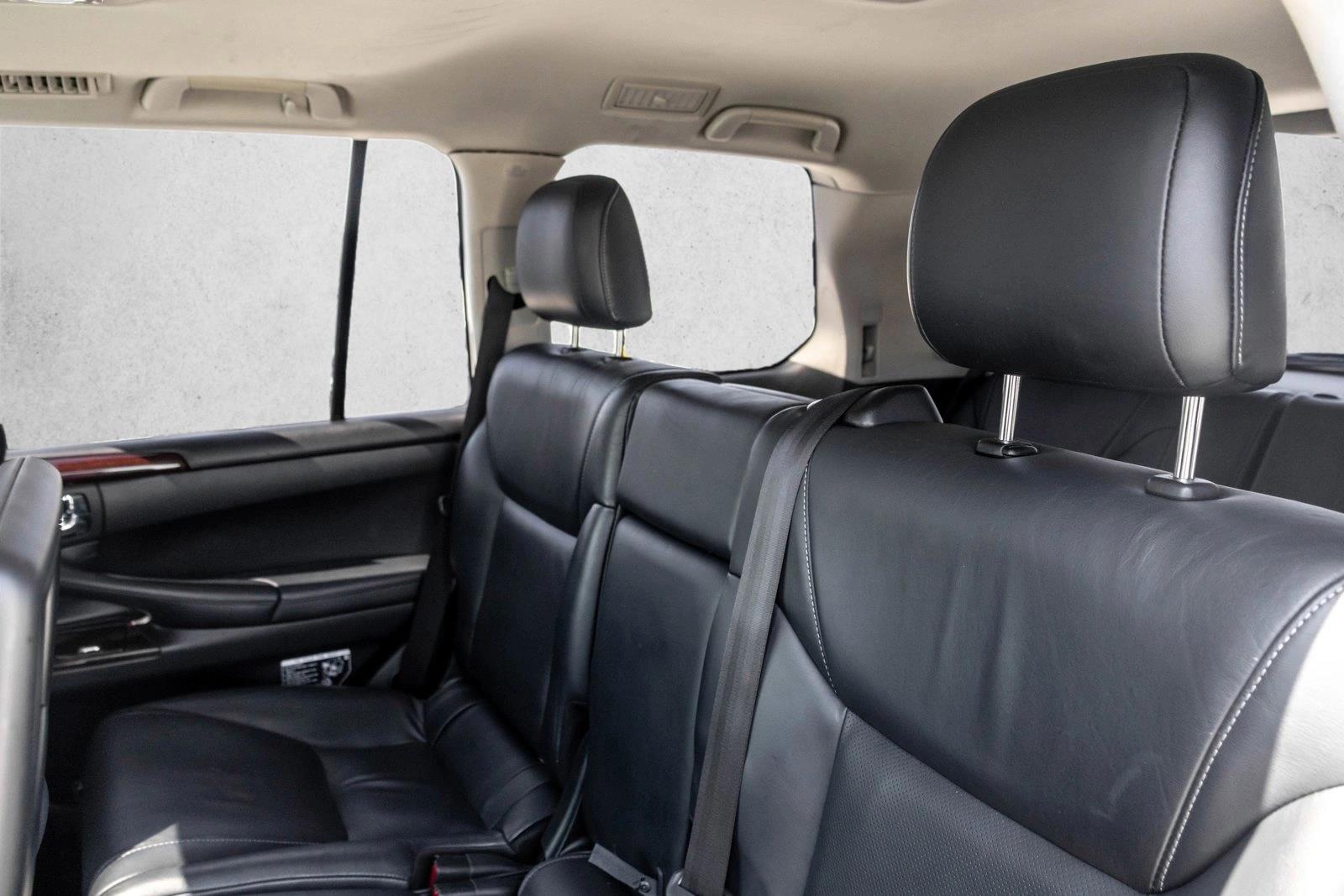 2013 Lexus LX 570 - Photo 22