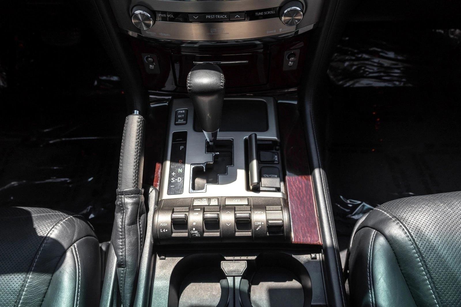 2013 Lexus LX 570 - Photo 19
