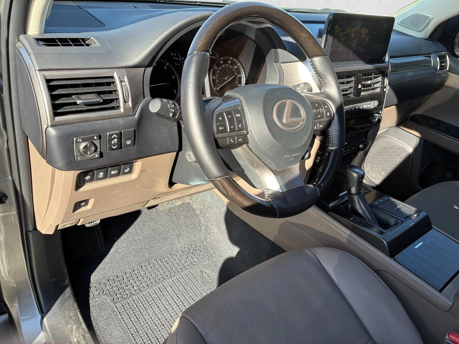 2022 LEXUS GX - Image 10