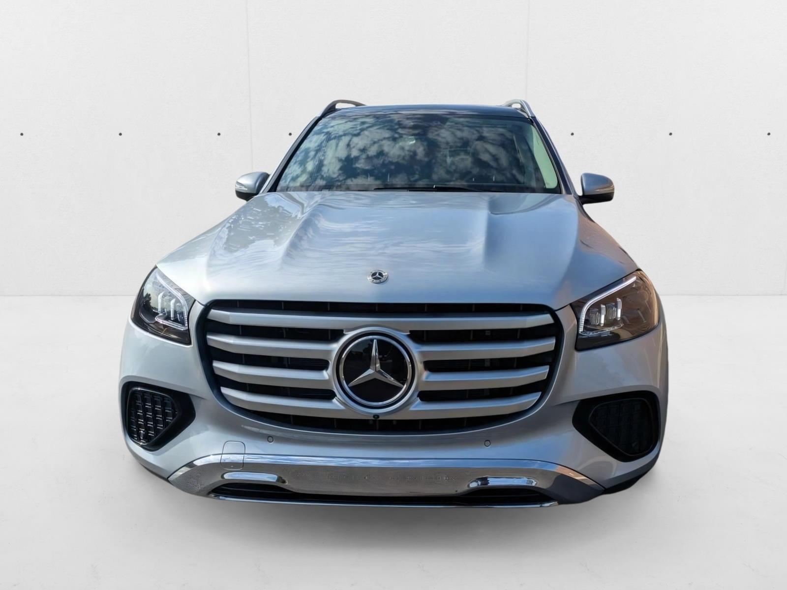 2026 Mercedes Benz GLS 450 4MATIC photo 2