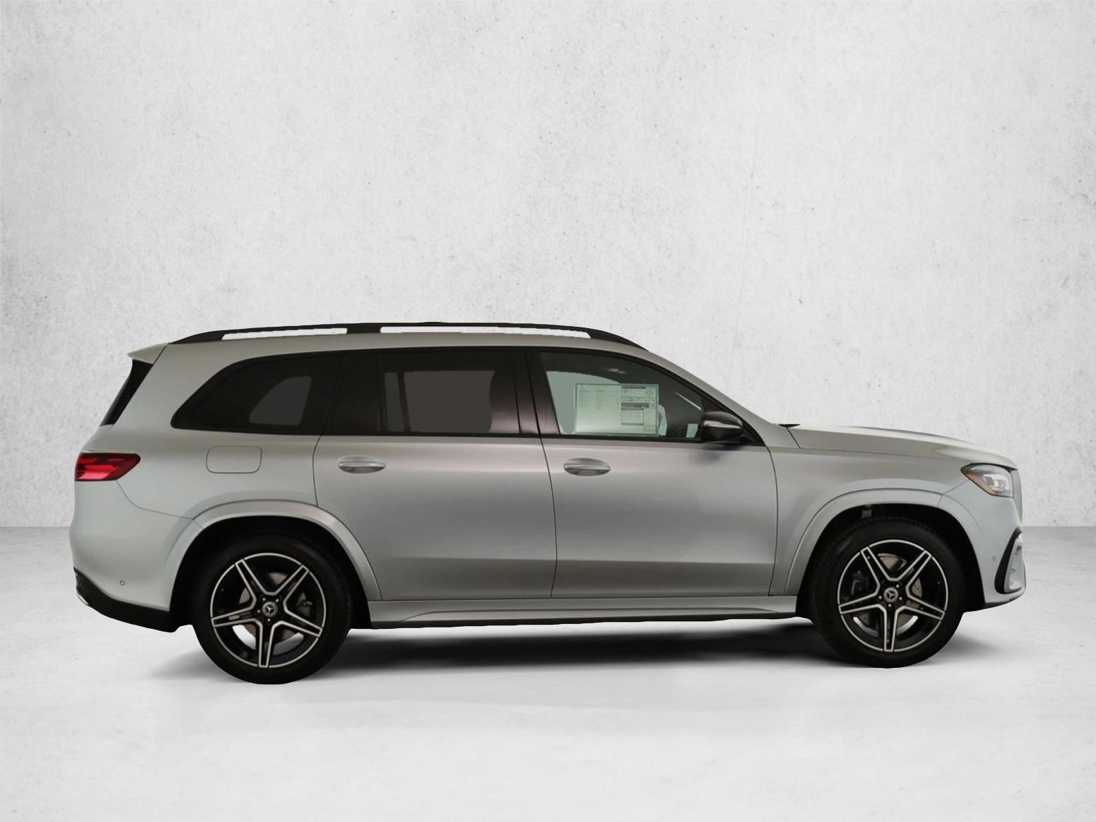 2025 Mercedes Benz GLS 450 4MATIC photo 4