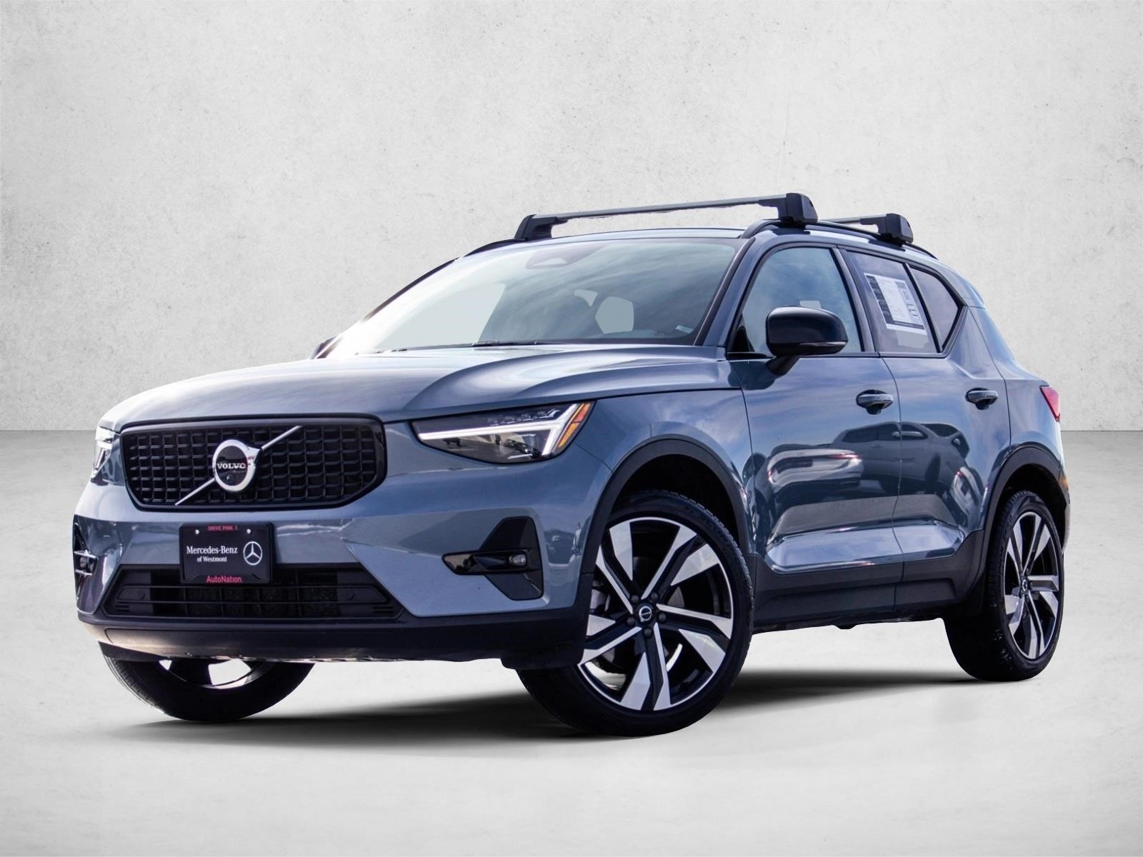 2023 Volvo XC40 Ultimate's photo