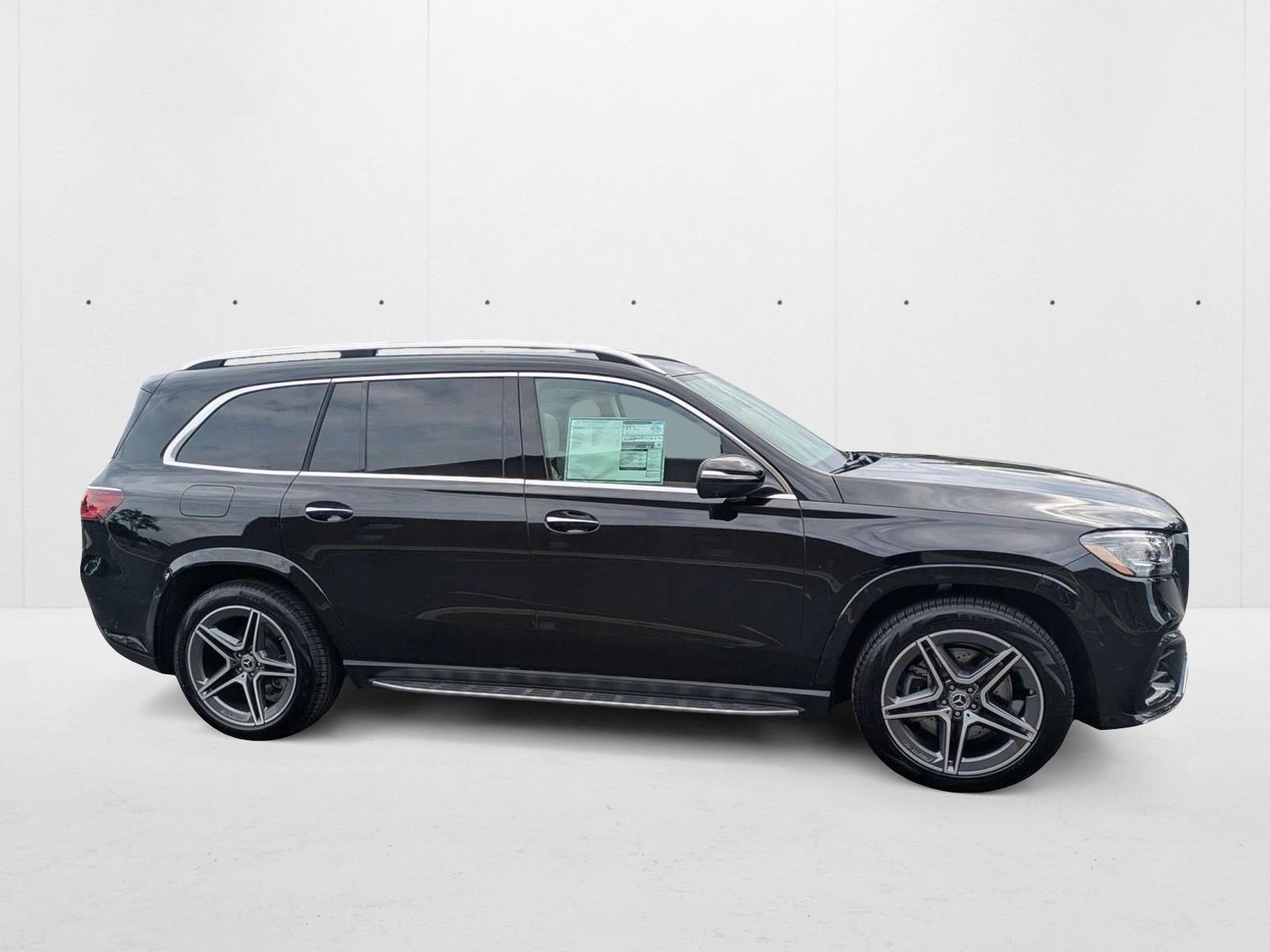 2025 Mercedes Benz GLS 450 4MATIC photo 4