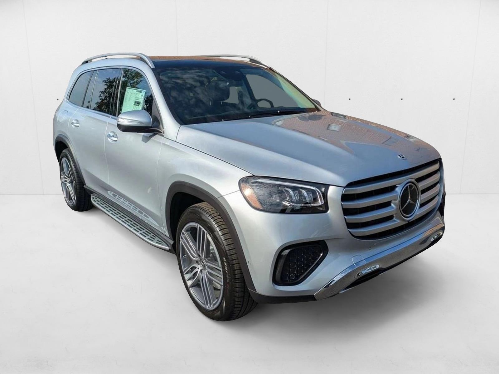 2026 Mercedes Benz GLS 450 4MATIC photo 3