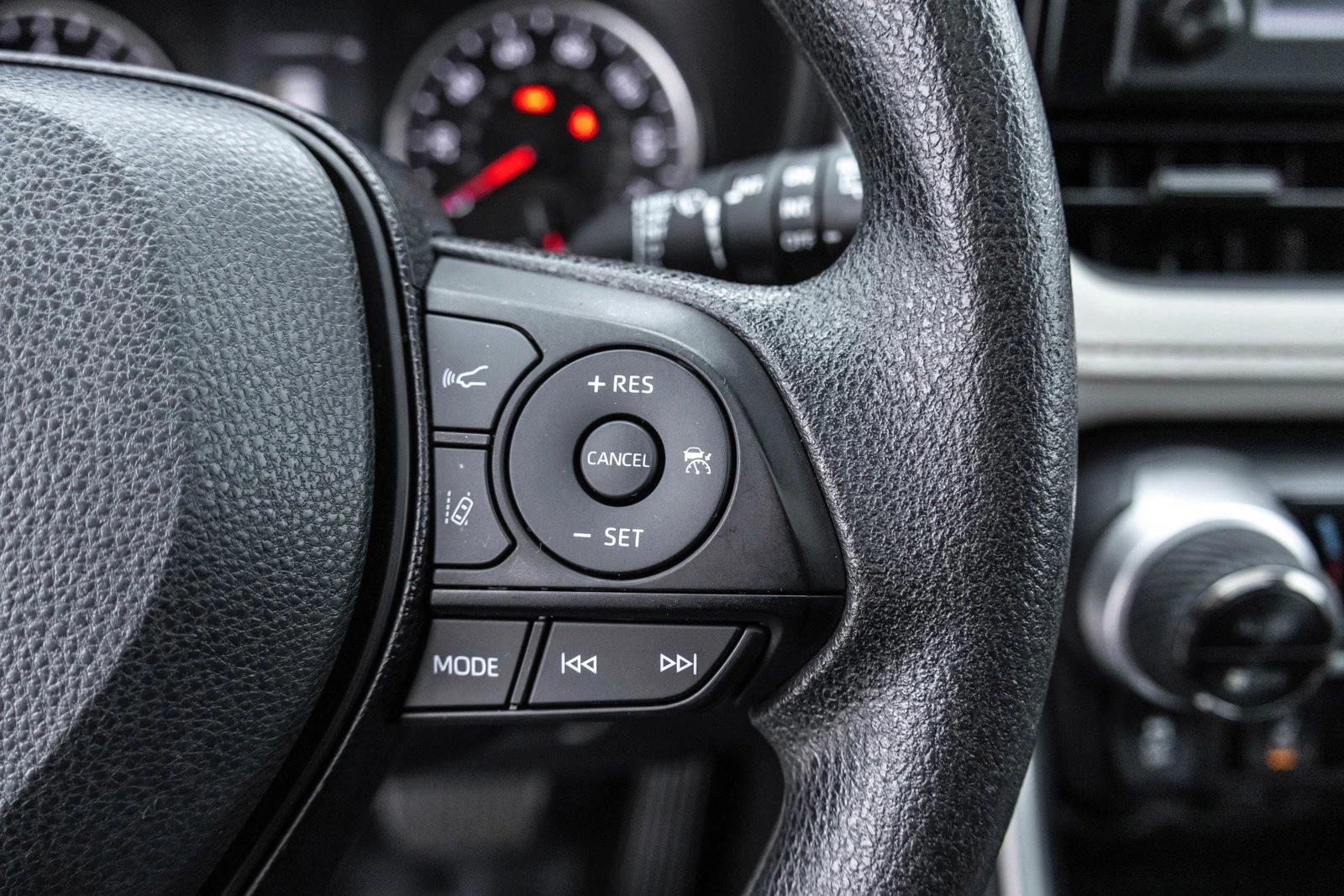 2019 TOYOTA RAV4 - Image 15