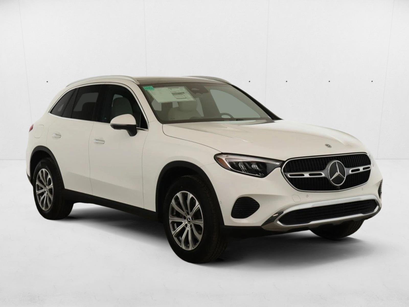 2025 Mercedes Benz GLC 300 4MATIC photo 3
