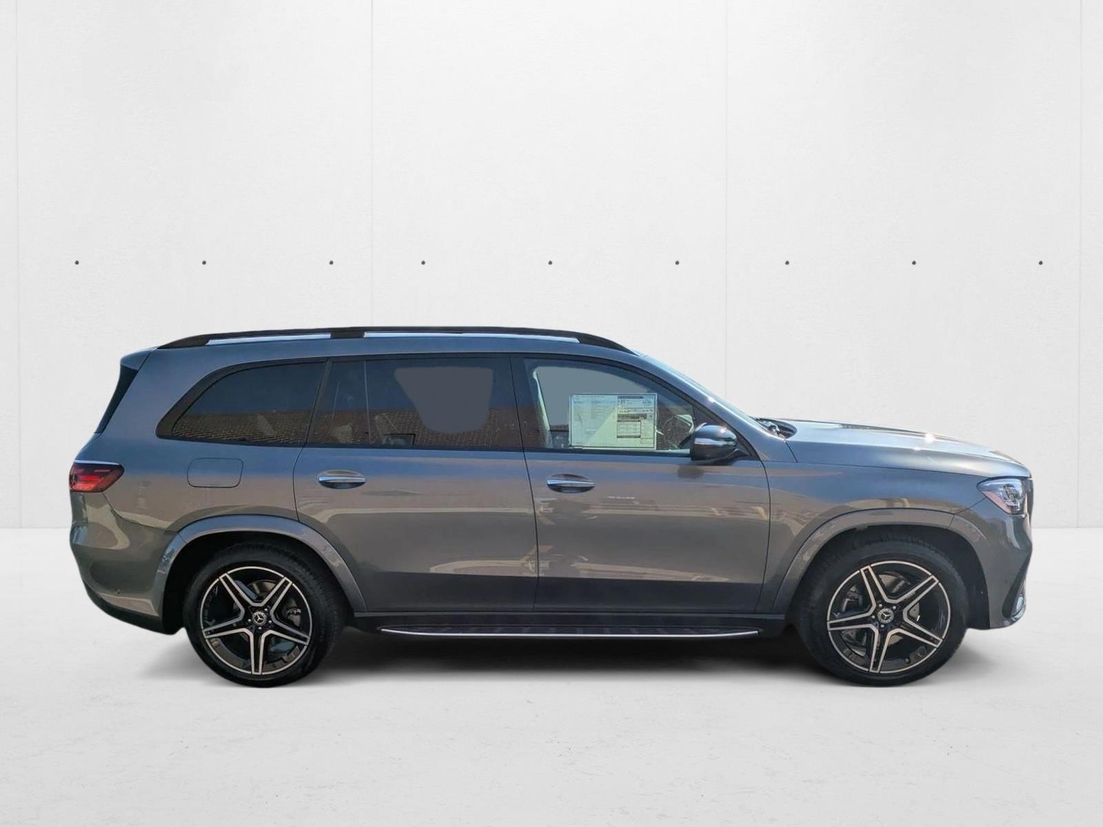 2026 Mercedes Benz GLS 450 4MATIC photo 4