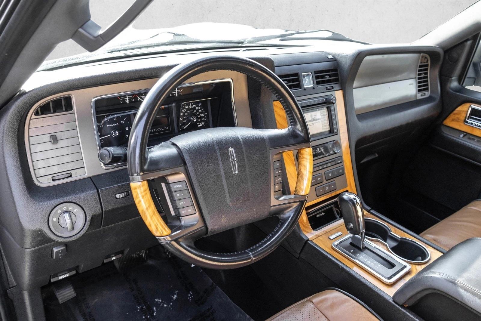 2013 LINCOLN NAVIGATOR - Image 10