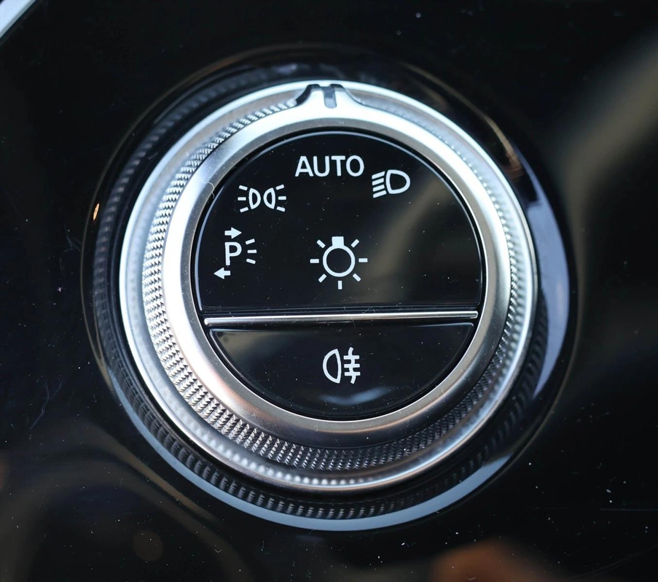 2025 MERCEDES-BENZ E-CLASS - Image 13