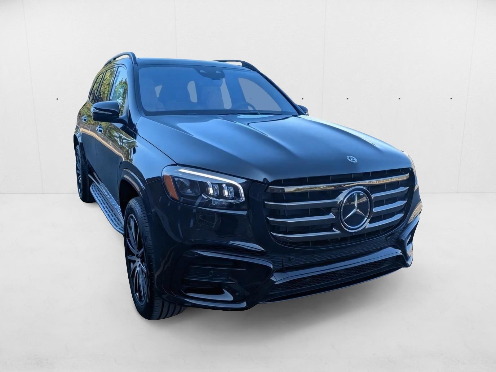 2026 Mercedes Benz GLS 580 4MATIC photo 3