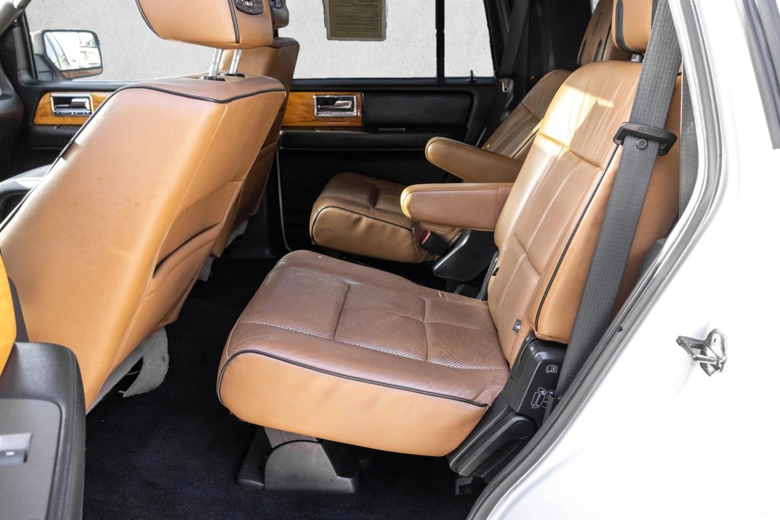 2013 LINCOLN NAVIGATOR - Image 24