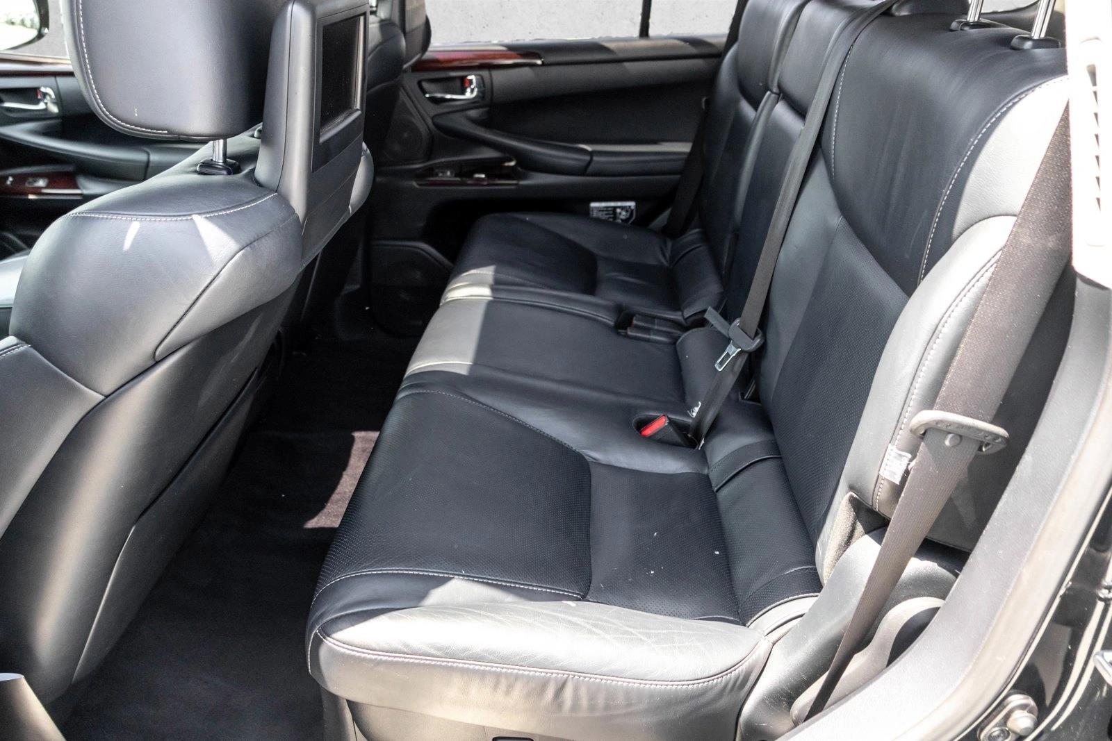 2013 Lexus LX 570 - Photo 20