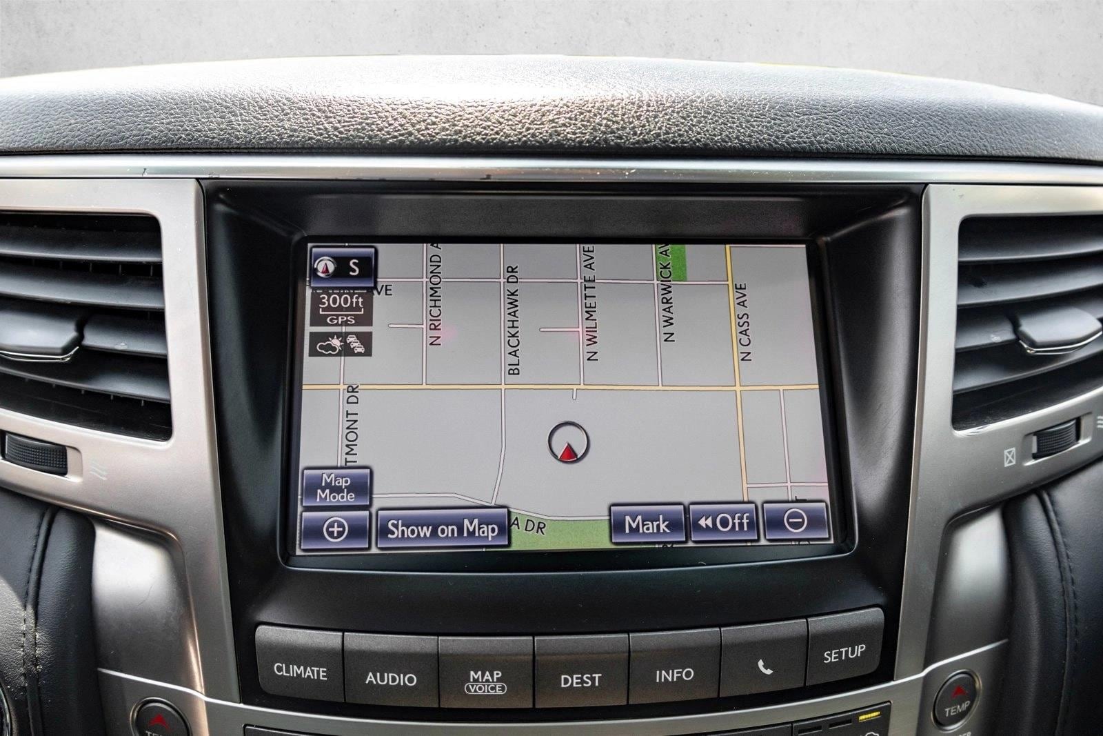 2013 Lexus LX 570 - Photo 16