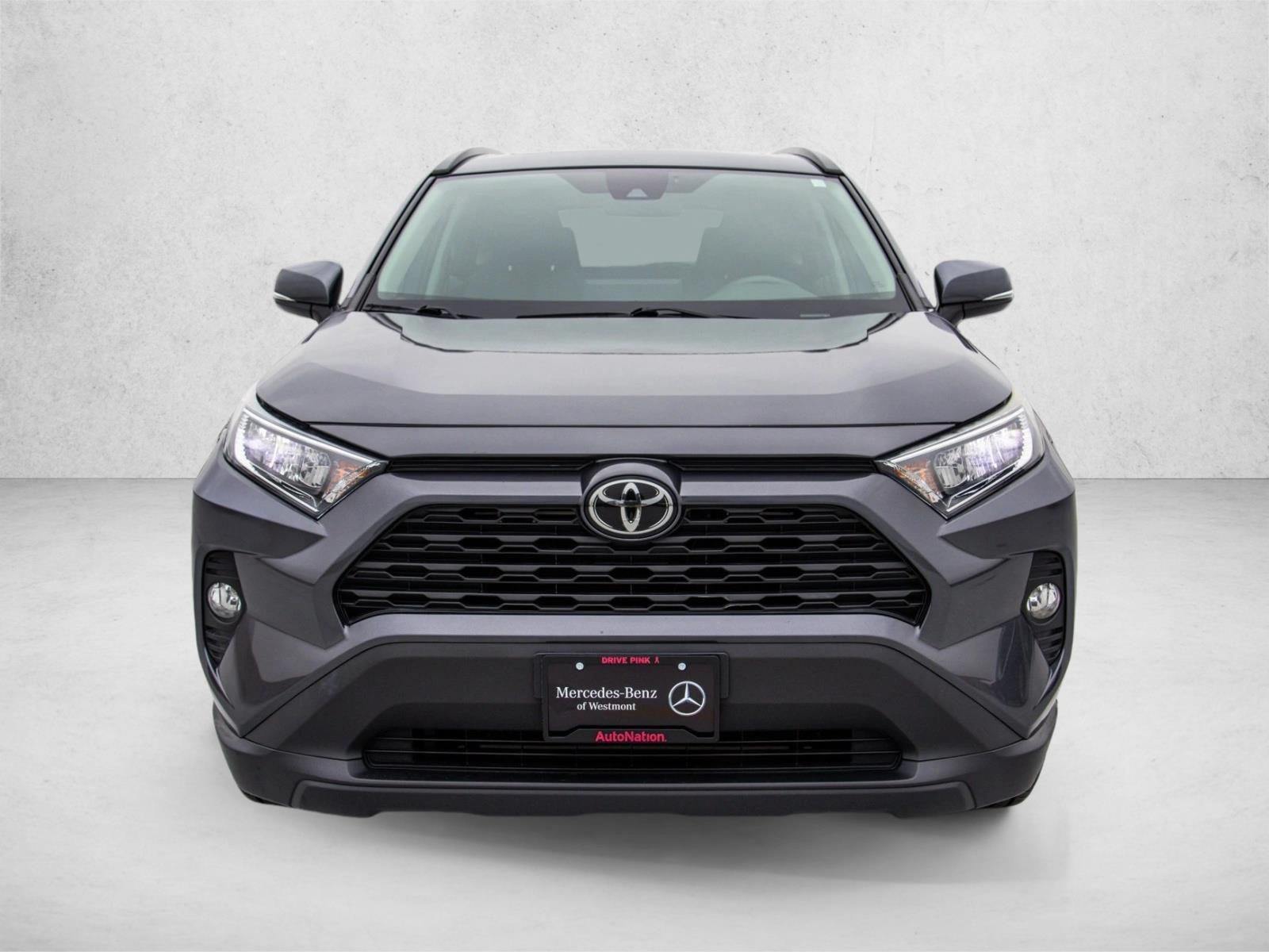 2019 Toyota RAV4 XLE photo 2