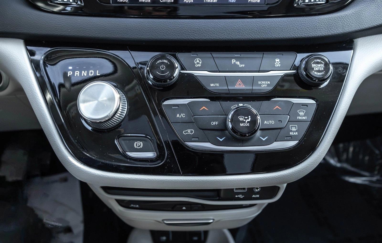 2019 CHRYSLER PACIFICA - Image 19