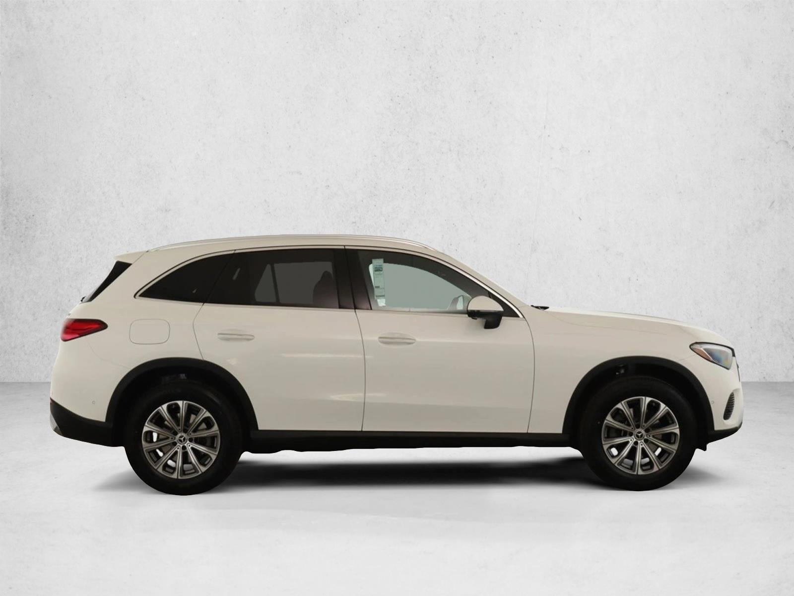 2025 Mercedes Benz GLC 300 4MATIC photo 4
