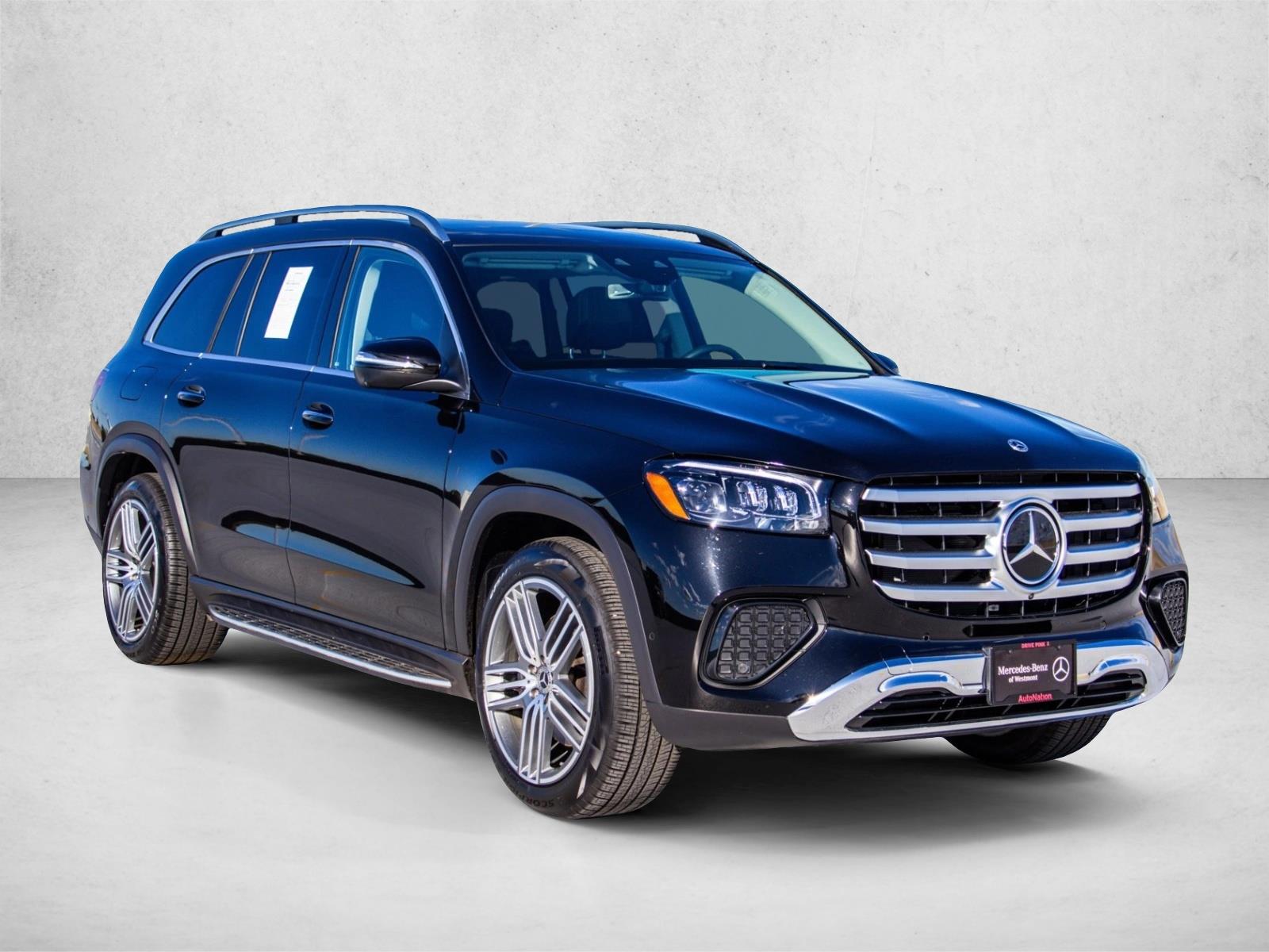 2025 Mercedes Benz GLS 450 4MATIC photo 3