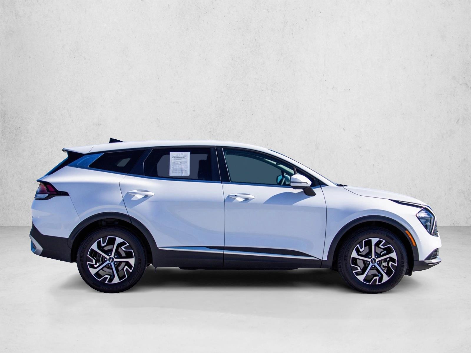2023 Kia Sportage EX photo 4