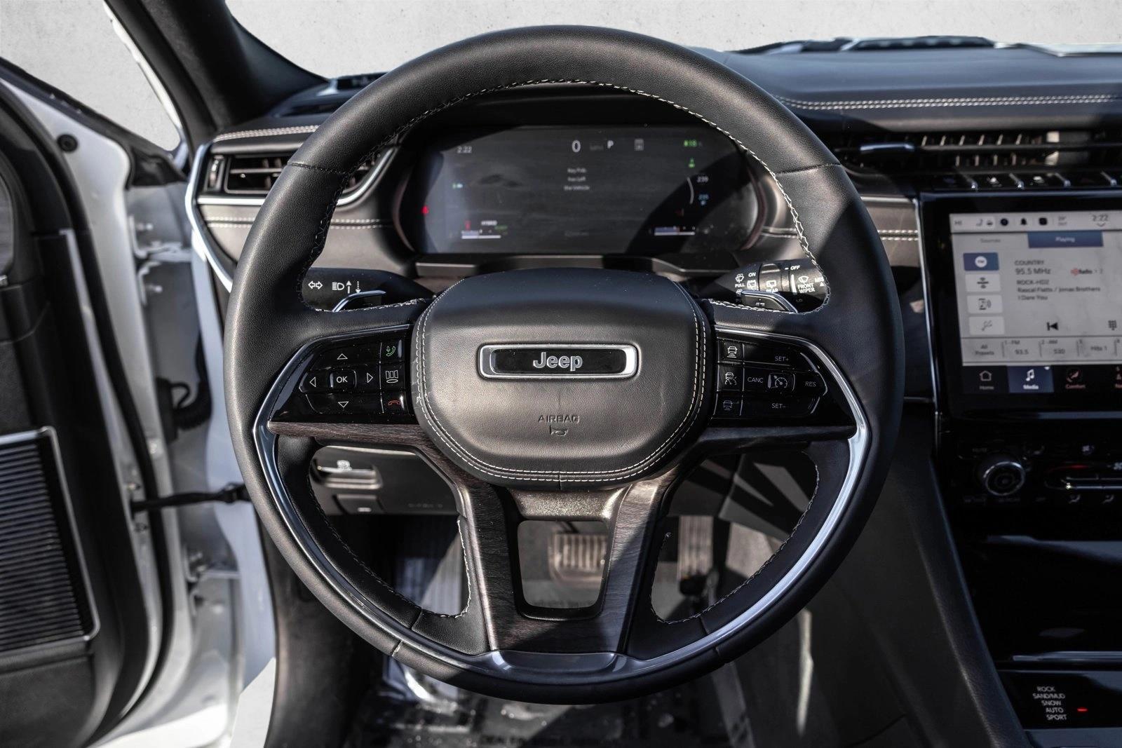 2023 JEEP GRAND CHEROKEE - Image 13