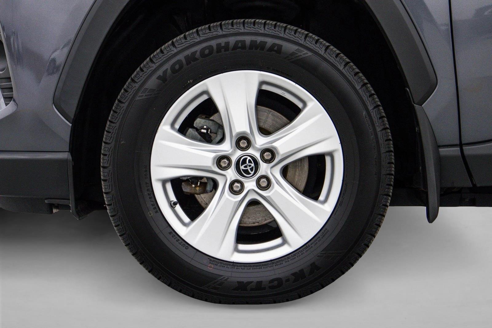 2019 TOYOTA RAV4 - Image 9