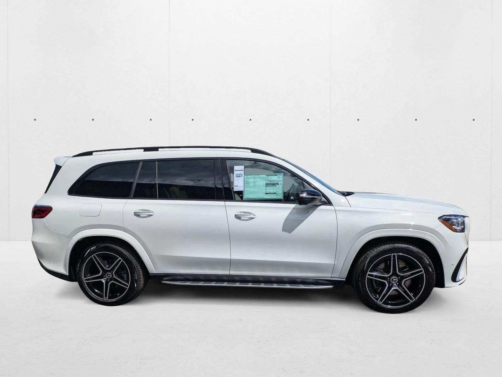 2025 Mercedes Benz GLS 450 4MATIC photo 2