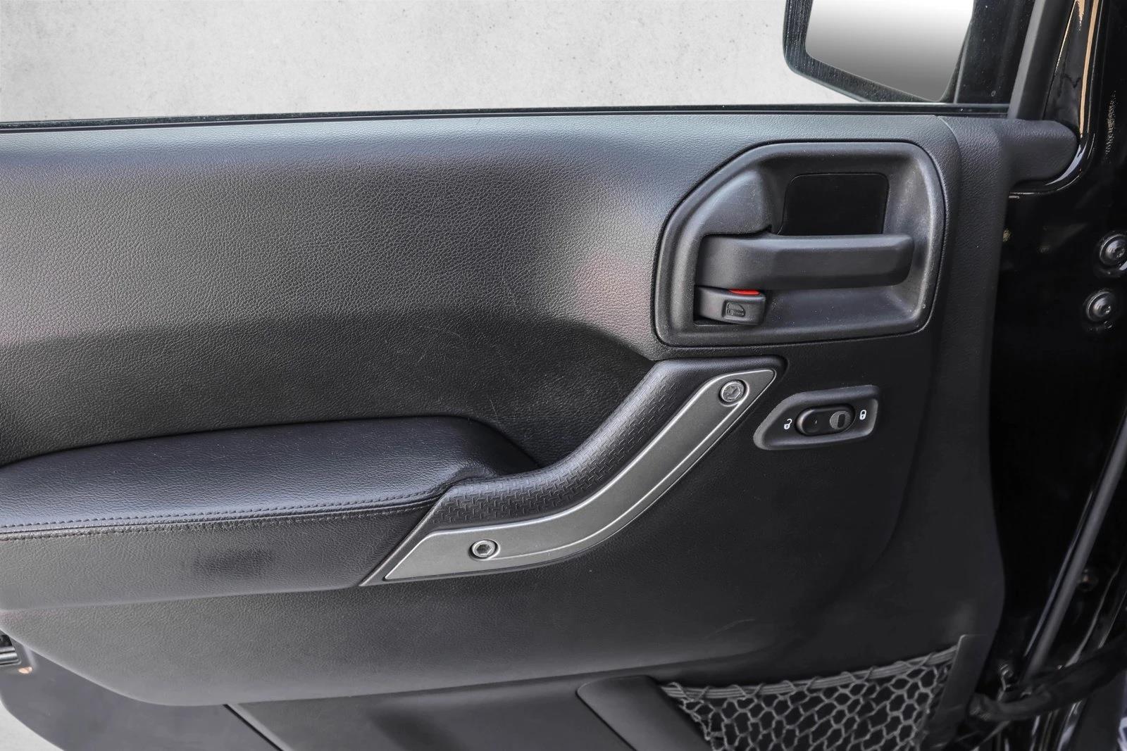 2016 JEEP WRANGLER - Image 12