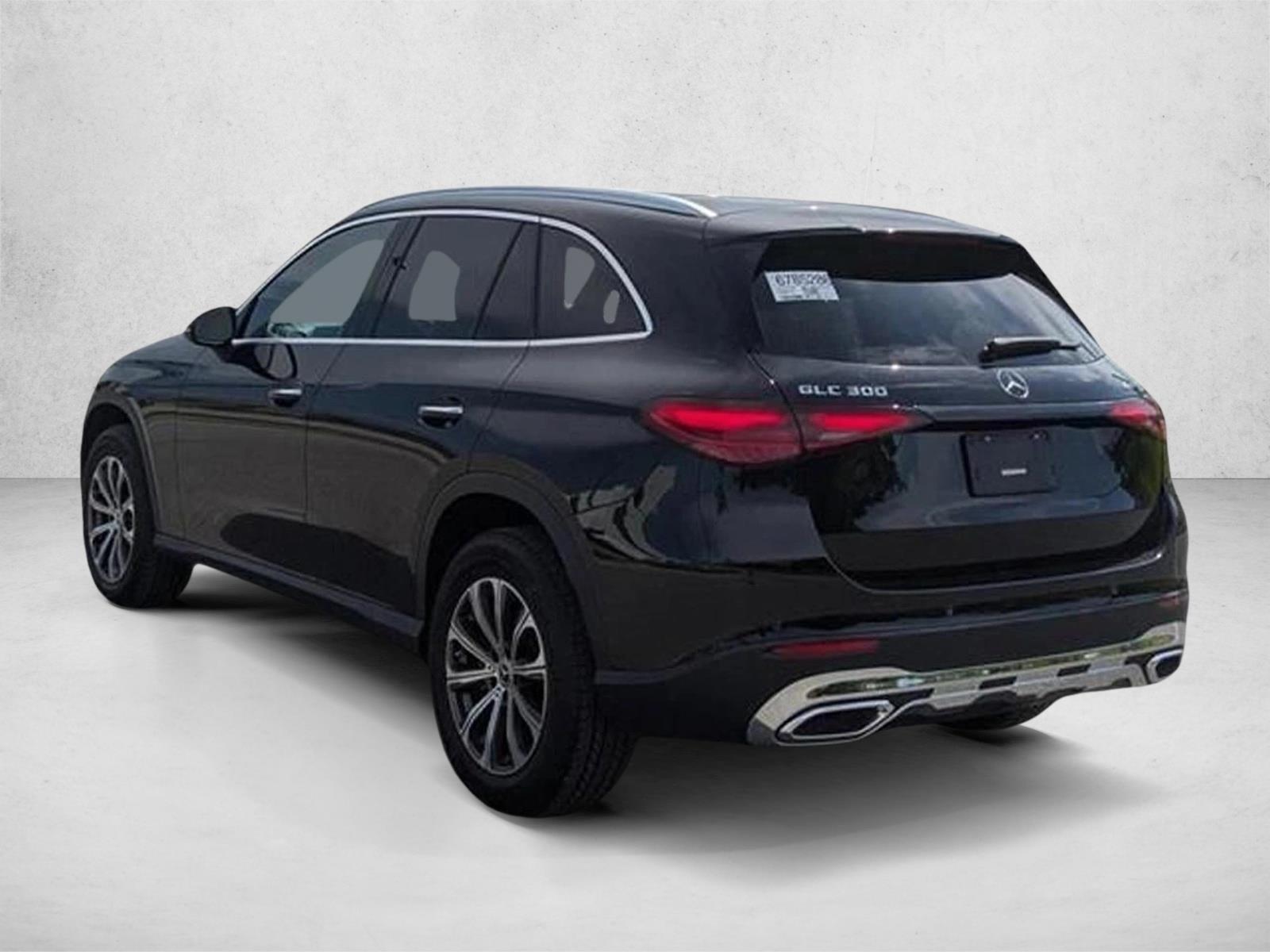 2024 Mercedes Benz GLC 4MATIC photo 3